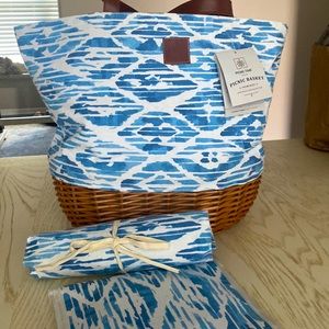 Super cute picnic basket